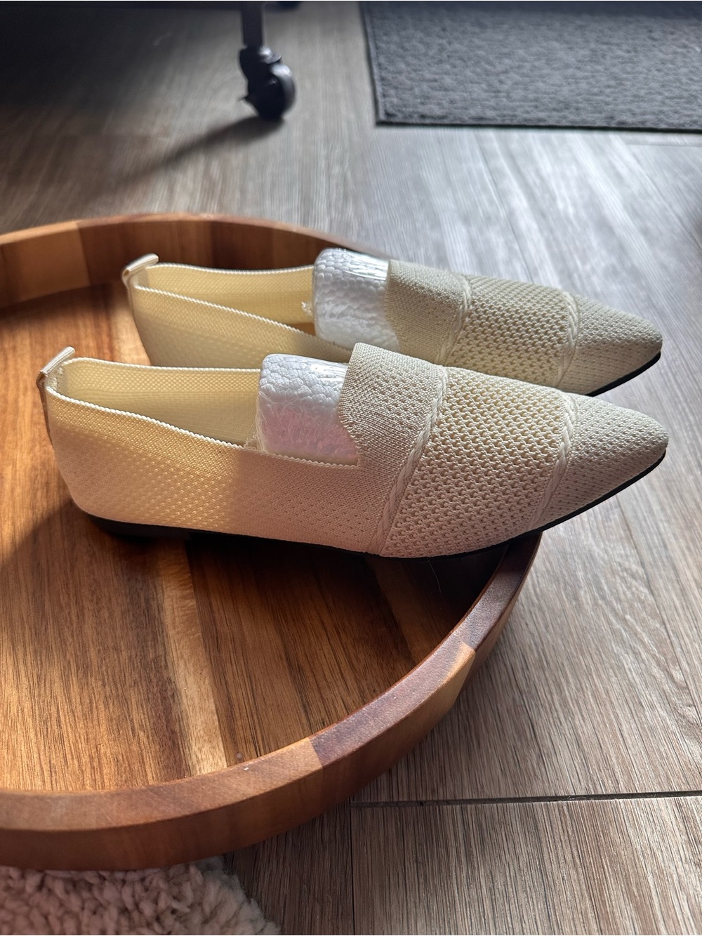 SHEIN Cream Textured Pointed Slip-On Flats